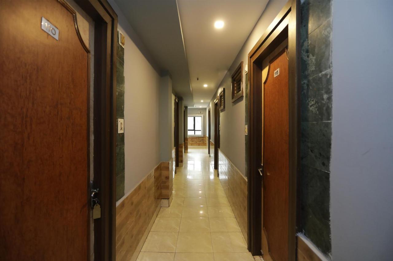 Oyo 4065 Hotel Richi Bhuvanesvar Kültér fotó
